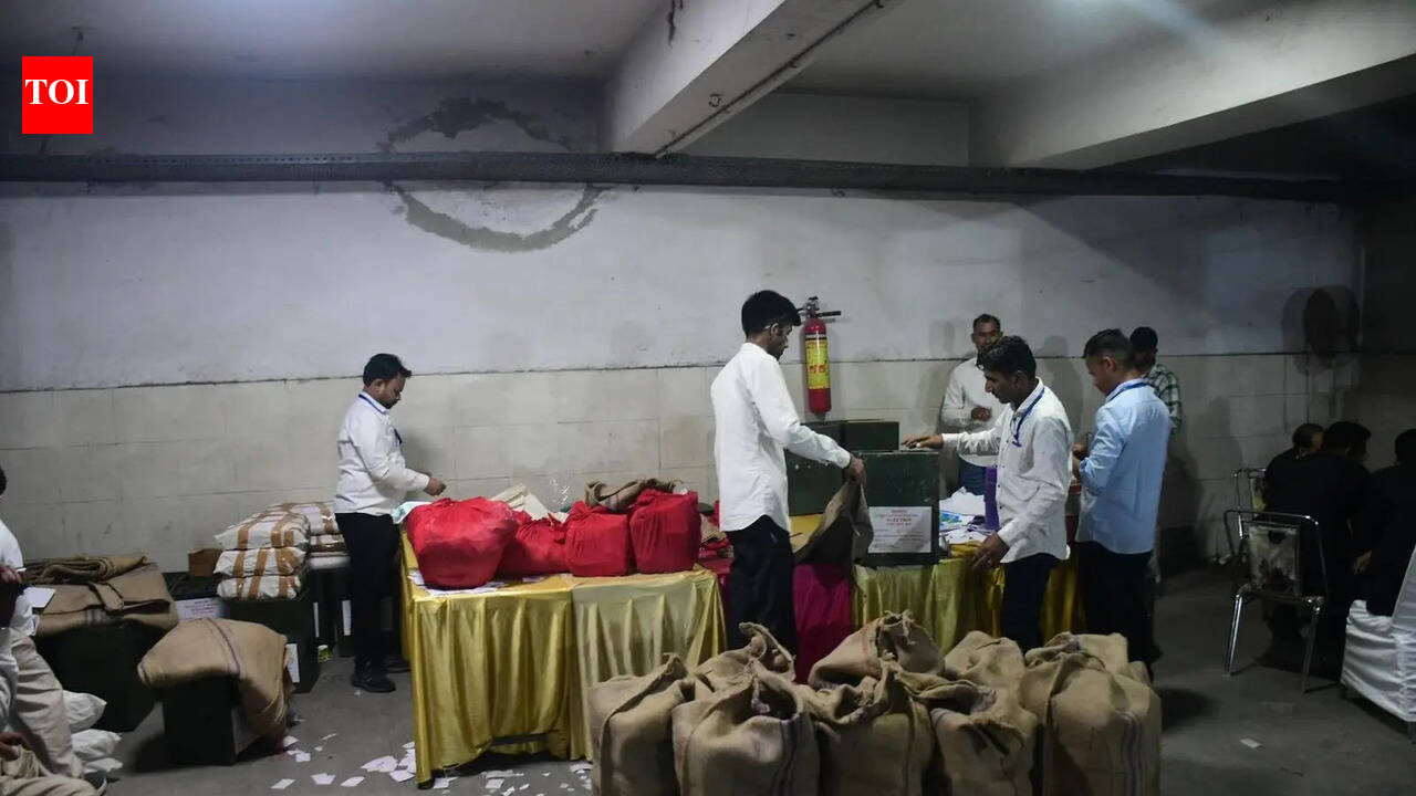 Bar Council polls hit by chaos, voting cancelled at four Raj centres