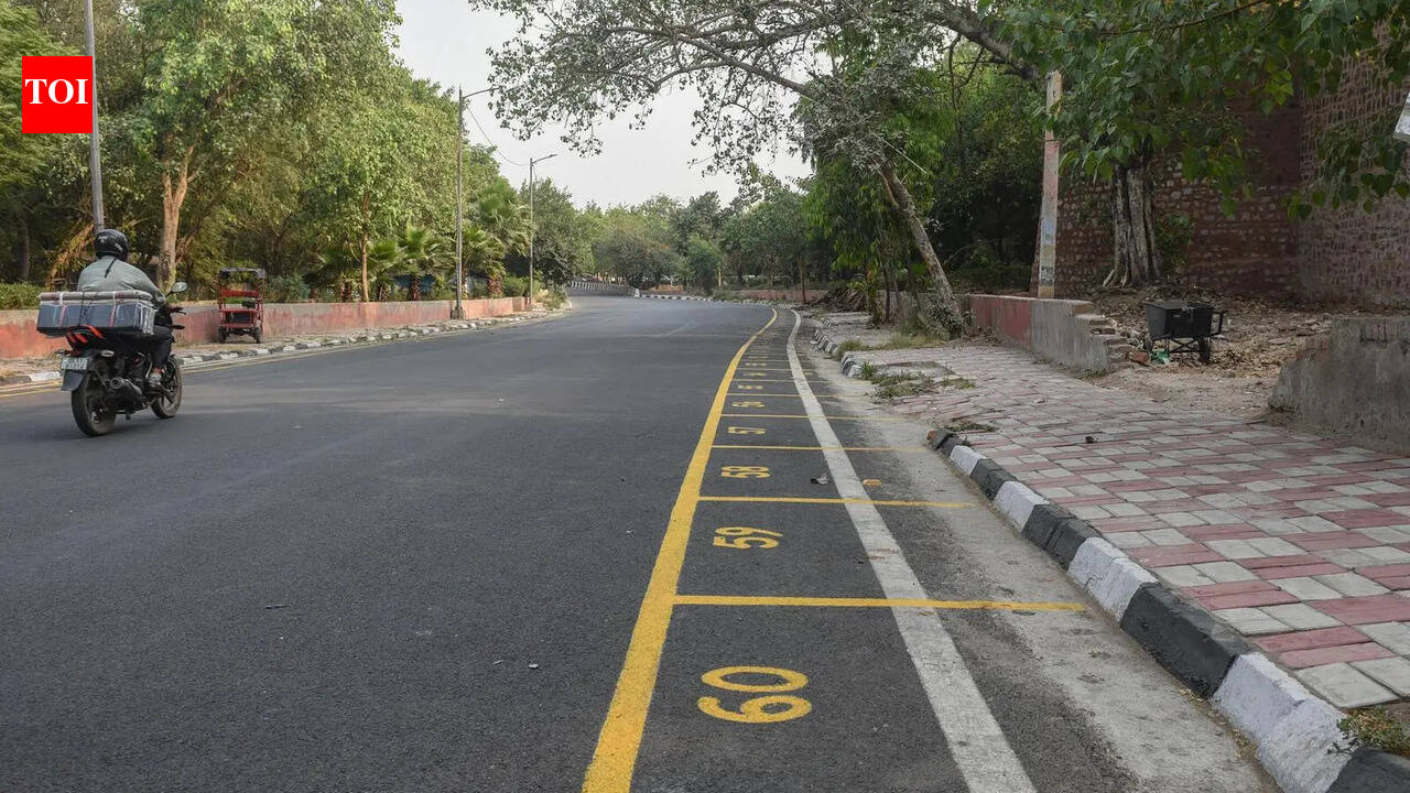 At Salimgarh Khau Gali, table is set, but food missing
