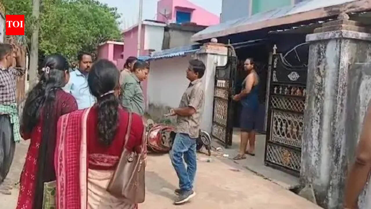 Heat, assault greet Census officials during field work