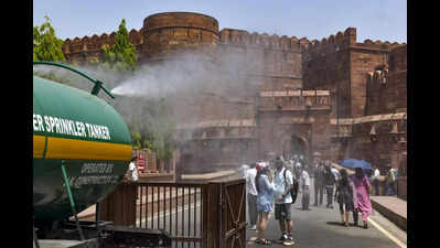 Heatwave alert in Agra till April 25; admin issues safety advisory