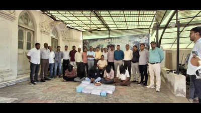 Employee who quit 15 days ago plots Rs 30L silver loot