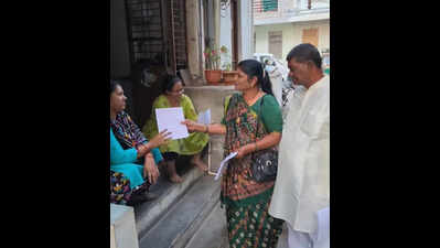 Couples team up on poll pitch in Godhra civic battle