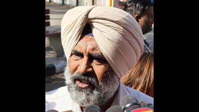 Pargat slams AAP govt over power outages