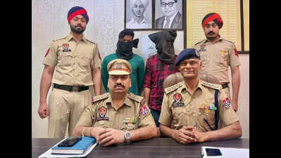 Gun-toting robber duo held in Khanna