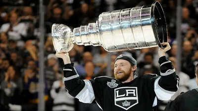 Veteran NHL player Trevor Lewis announces retirement, bids farewell to hockey after a 17-year career