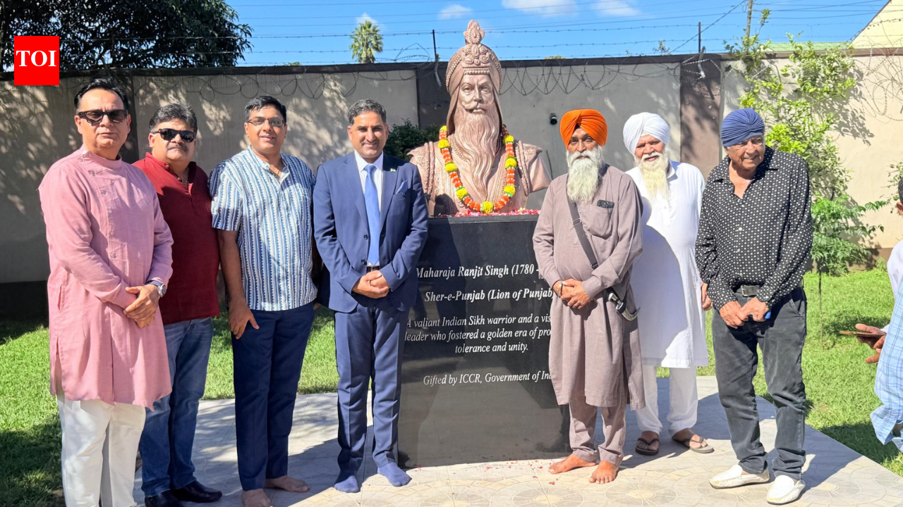 Maharaja Ranjit Singh: From India to Africa: Sculpture of Maharaja Ranjit Singh unveiled in Malawi on Baisakhi | - The Times of India