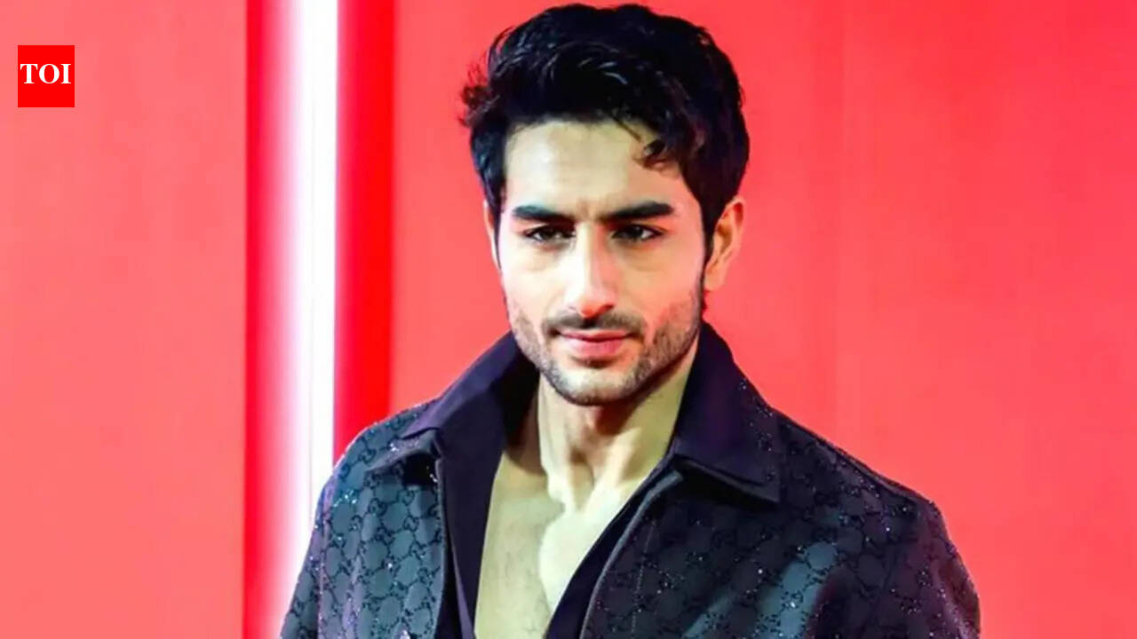 Ibrahim Ali Khan ‘randomly’ joins yacht wedding and dances, reveals 'stunned' Turkish influencer - Watch VIRAL video