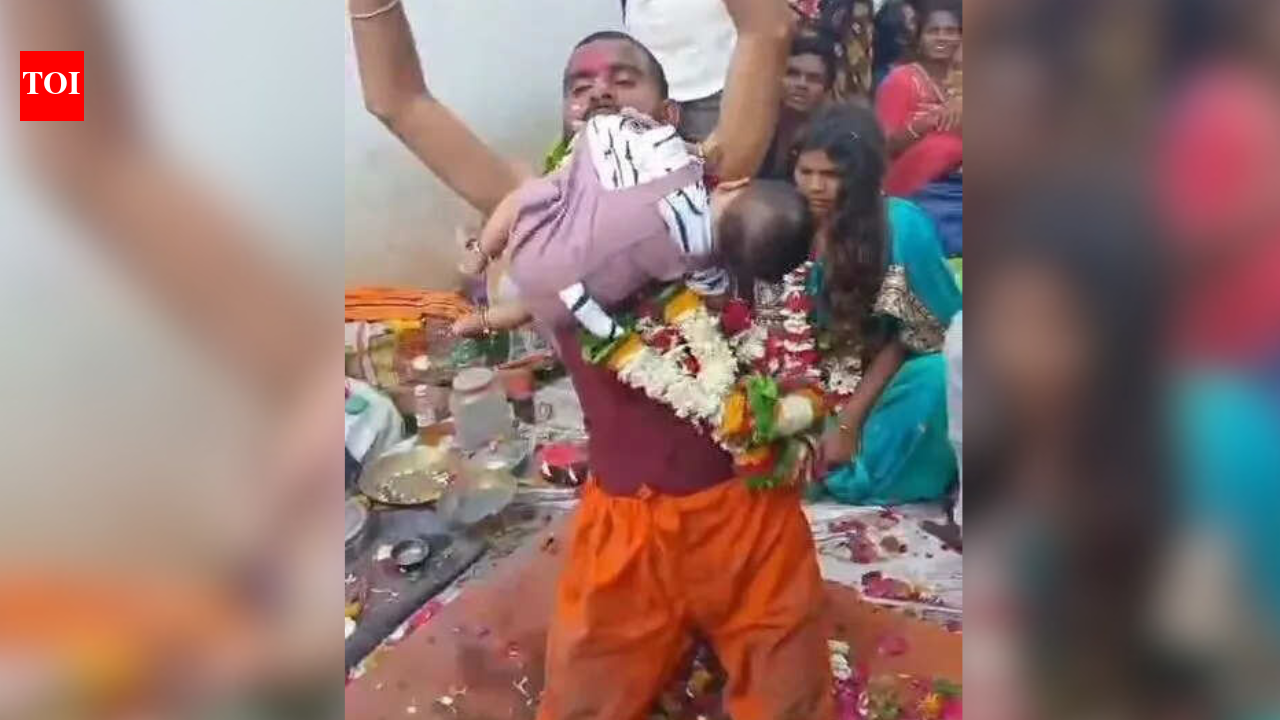 Voodoo outrage: Akola self-styled 'godman' lifts kids with his teeth in unsafe rituals | Nagpur News - The Times of India