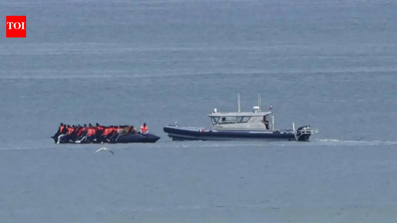 UK signs £650m deal with France to stop illegal migrants crossing English Channel in small boats