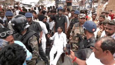 Bengal votes amid sporadic incidents of violence in phase 1; candidates heckled – top developments | India News – The Times of India