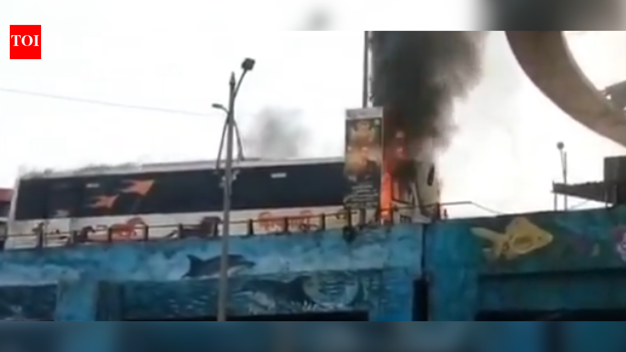 Bus caches fire near Thane railway station; passengers safe