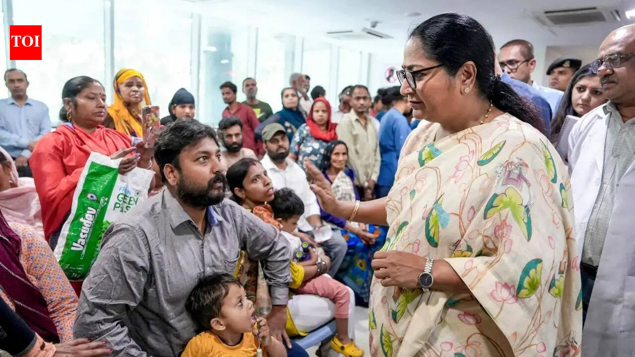 रेखा गुप्ता: दिल्ली के मुख्यमंत्री ने ग्रीष्मकालीन तैयारियों के लिए अरुणा आसफ अली अस्पताल का निरीक्षण किया | भारत समाचार