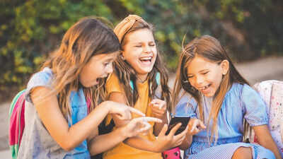 Will limiting screen time in Los Angeles schools improve student well-being and learning?