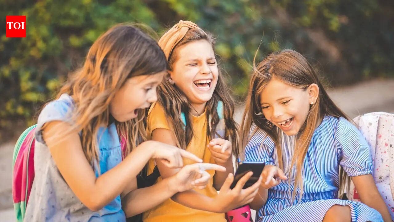 Will limiting screen time in Los Angeles schools improve student well-being and learning?