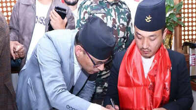  Parliament suspended, Home Minister resigns amid financial conduct probe