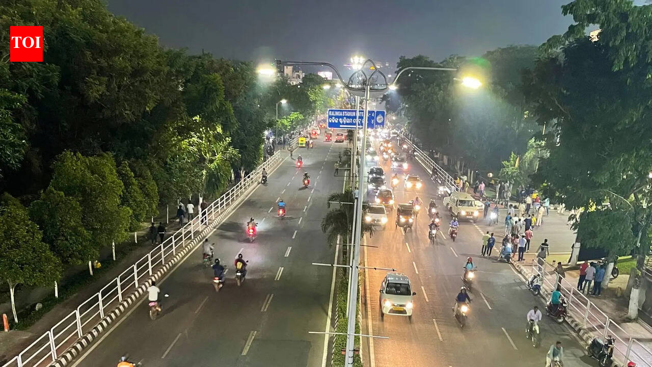 Govt plans to upgrade airport-Nandankanan road to 8 lanes