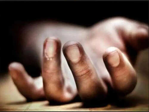 Teen dies after falling into train-platform gap at Bhiwandi Road station in Maharashtra