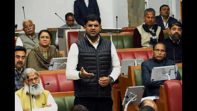 Dushyant seeks CBI probe into ‘confrontation’ by Hry cops