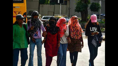 IMD sounds yellow alert for hot and humid conditions in Mumbai till April 25
