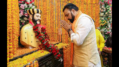 Governor, CM pay tributes to Veer Kunwar Singh