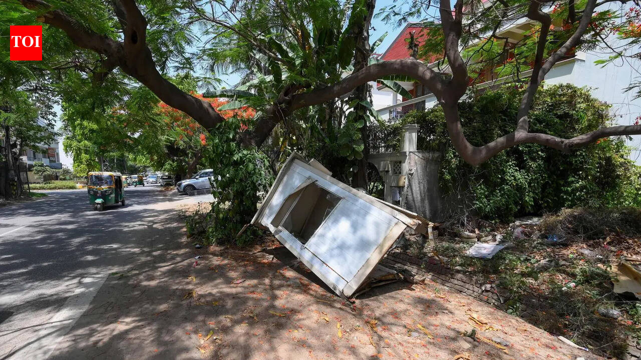 7.6k house extensions cleared from roads in 5 days, Gurgaon DLF phases top violations