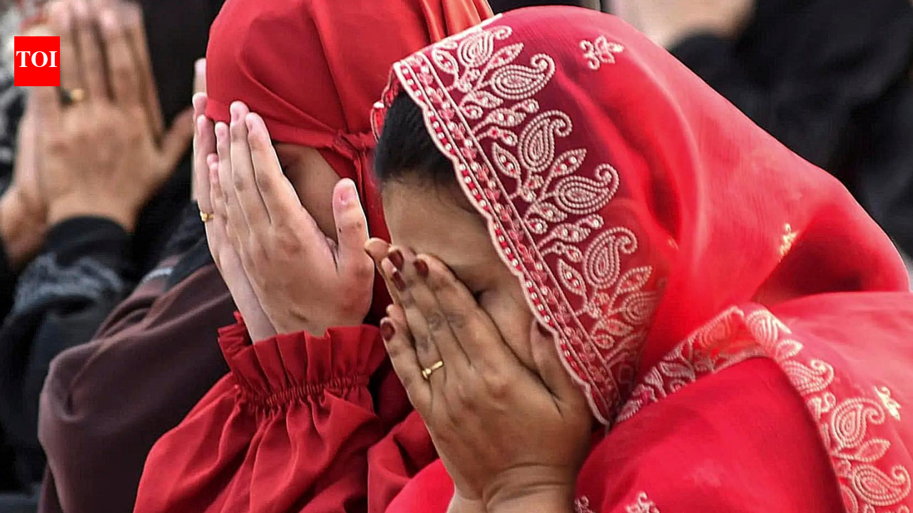 'There's reason why women offer namaz at home,' says SC judge