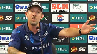 PSL presser drama! Foreign coach loses cool, starts swearing in Pakistan - Watch