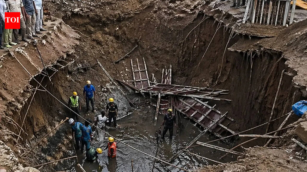 1 killed, 10 injured as group of people fall into pit at under-construction site in Mumbai