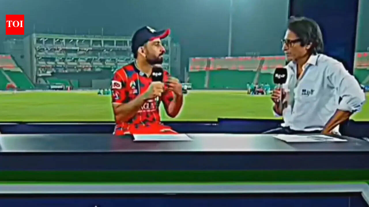 '700-800 runs banaye, phir bhi drop': Pakistan star's emotional outburst on live TV - WATCH