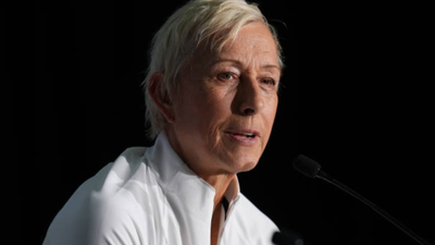 “The men remain upfront”- Fans slam NCAA champions Georgia women tennis team’s White House visit as Donald Trump shakes hands only with the male support staff