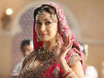 Madhuri's tribute to Meena Kumari!