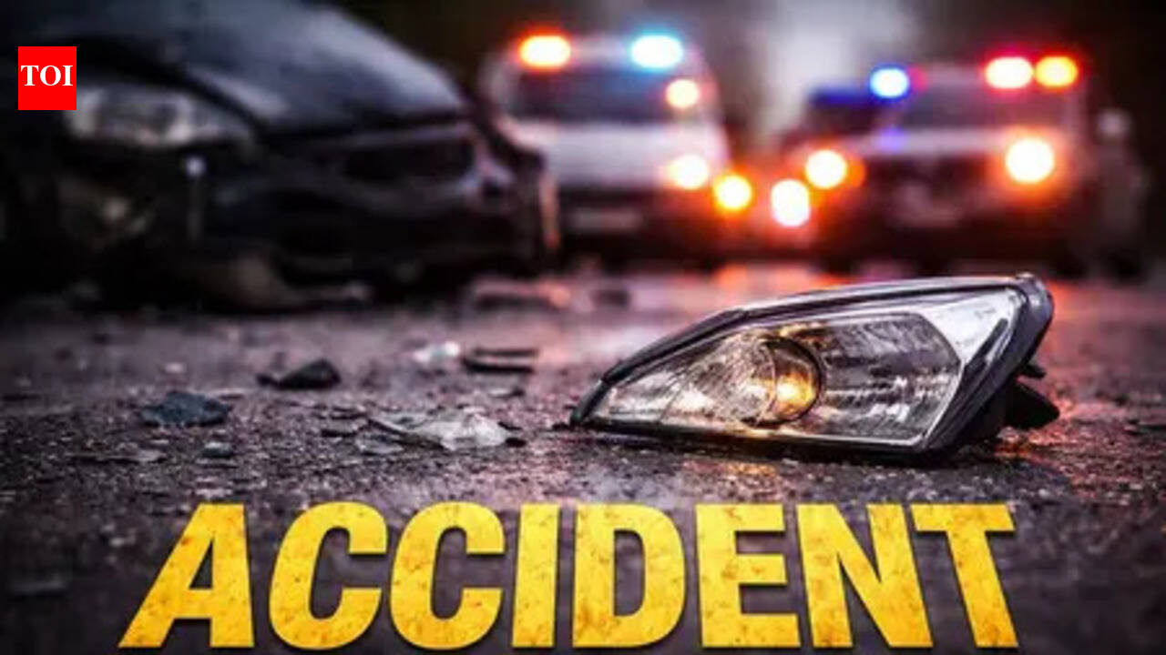 Two cousins die as bike rams into electric pole