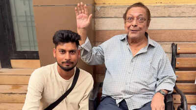 ‘Doctor ke paas jaane ke liye maal chahiye’: Dinesh Hingoo, 86, says he still works for medical expenses; internet urges to help