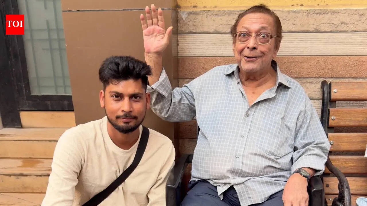 ‘Doctor ke paas jaane ke liye maal chahiye’: Dinesh Hingoo, 86, says he still works for medical expenses; internet urges to help