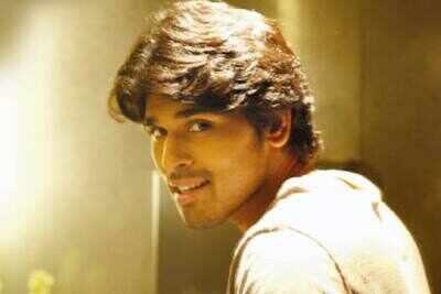 Sirish's debut in a fix | Tamil Movie News - Times of India