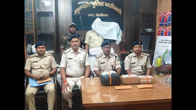 Two drug peddlers held in Palamu