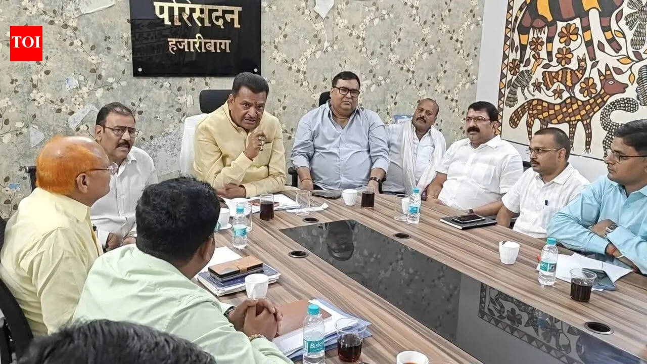 MP raps officials over frequent power cuts in Hazaribag