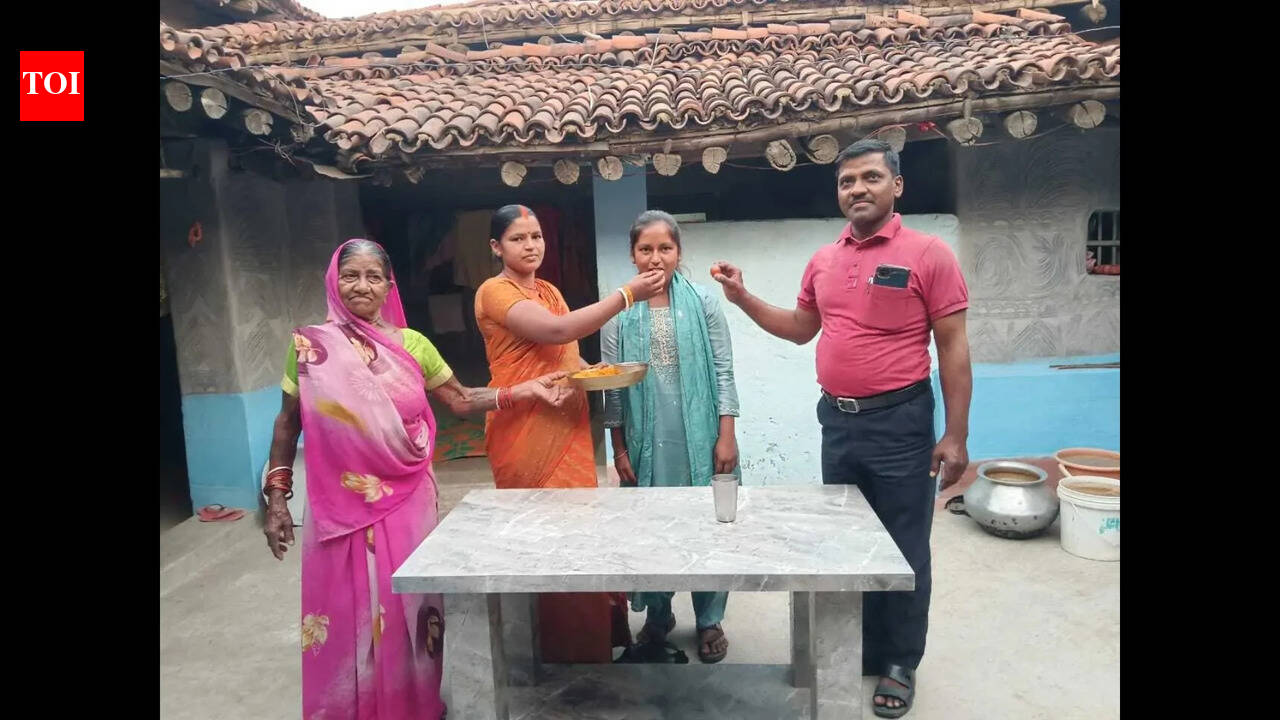 Security guard’s daughter, electrician’s son emerge Class X toppers in Chatra, Bokaro