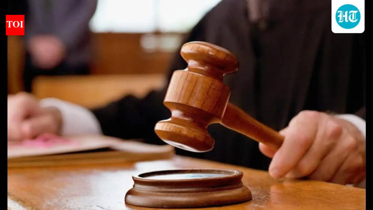 Tour company told to pay Rs 9.8L to 15 people for cancelled trip