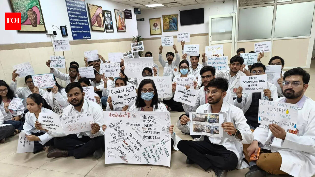 No equipment in labs, no ACs in halls: MBBS students strike on campus