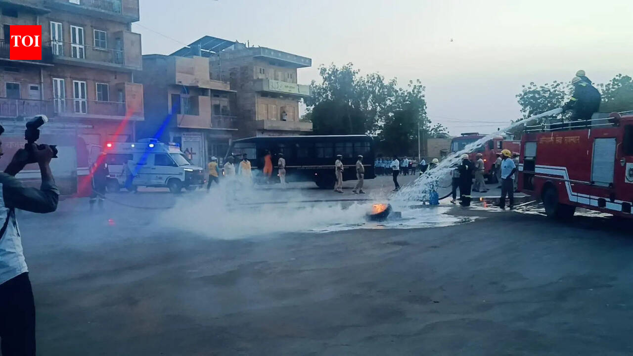 Mock drill, blackout held in Jaisalmer, Barmer