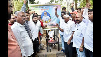 Narsampet colleagues up in arms over tribute snub