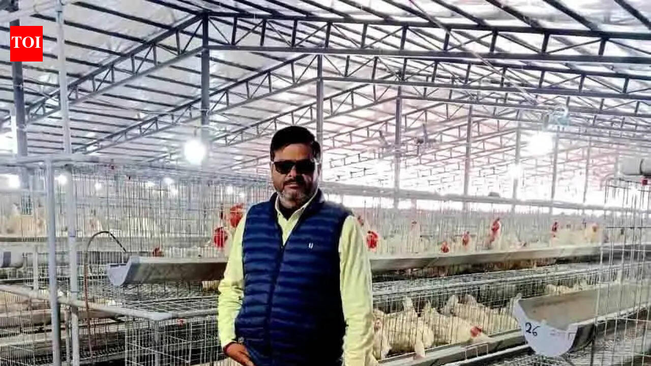 Pratapgarh youth emerges as a prominent poultry entrepreneur