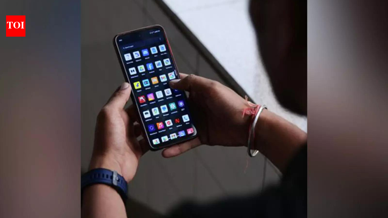 28 per cent of mobiles in India made by domestic cos