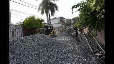 Residents wake up to construction materials blocking lane