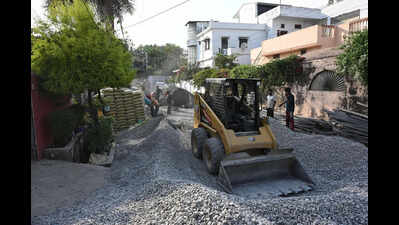 Residents wake up to construction materials blocking lane