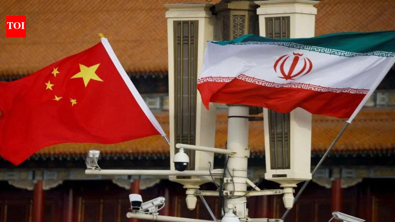 US sanctions China's 'teapot' refinery &amp; 40 shipping companies over Iran oil trade