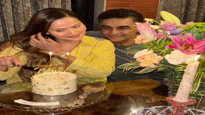 Mohnish Bahl, Aarti Bahl celebrate 34th anniversary, share loved-up moments from celebration