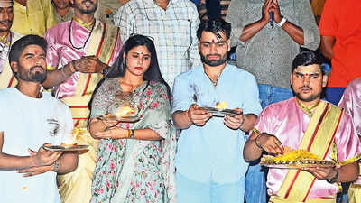 Rinku Singh's devotional date: Ganga Aarti with fiancée Priya