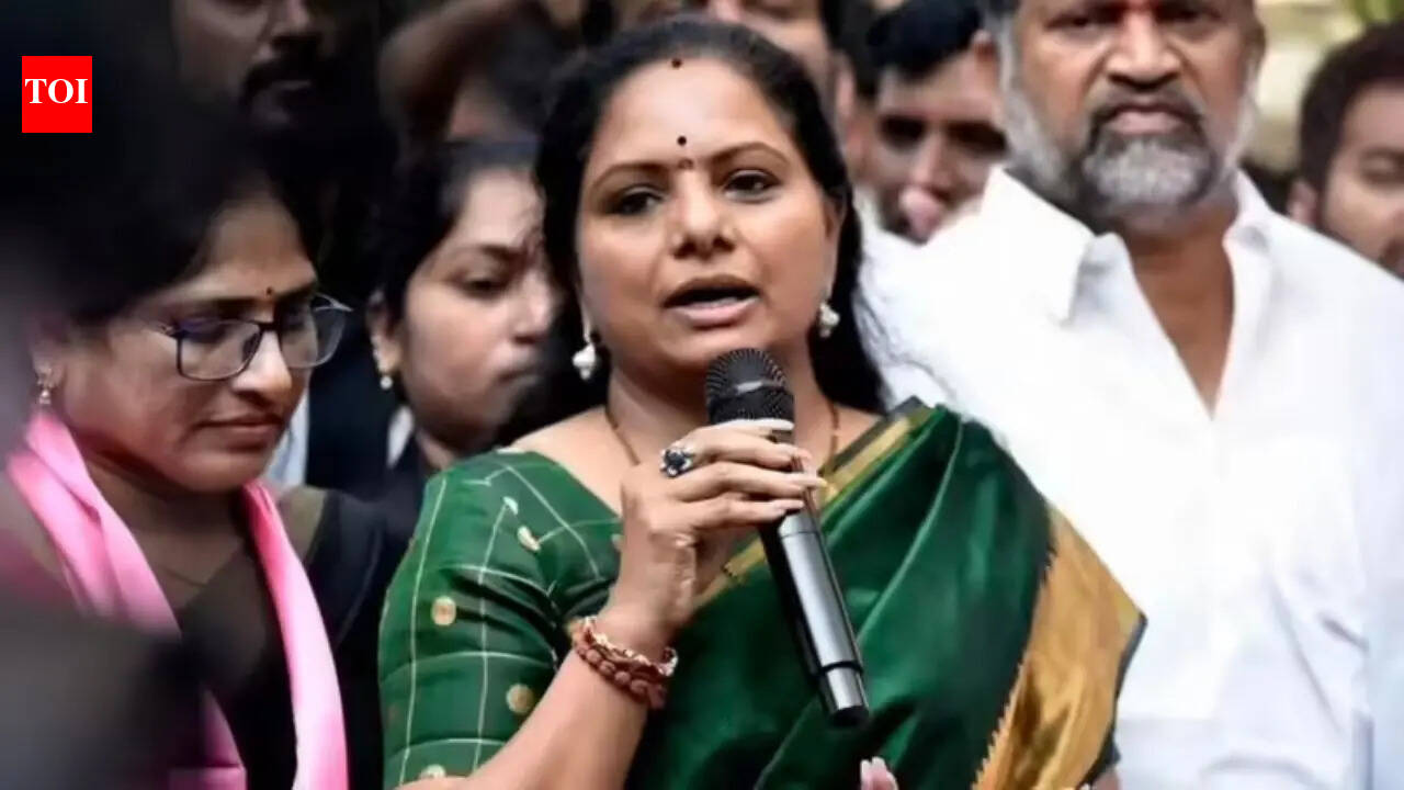 Telangana: K Kavitha set to launch new regional party today, pays tribute to Telangana martyrs